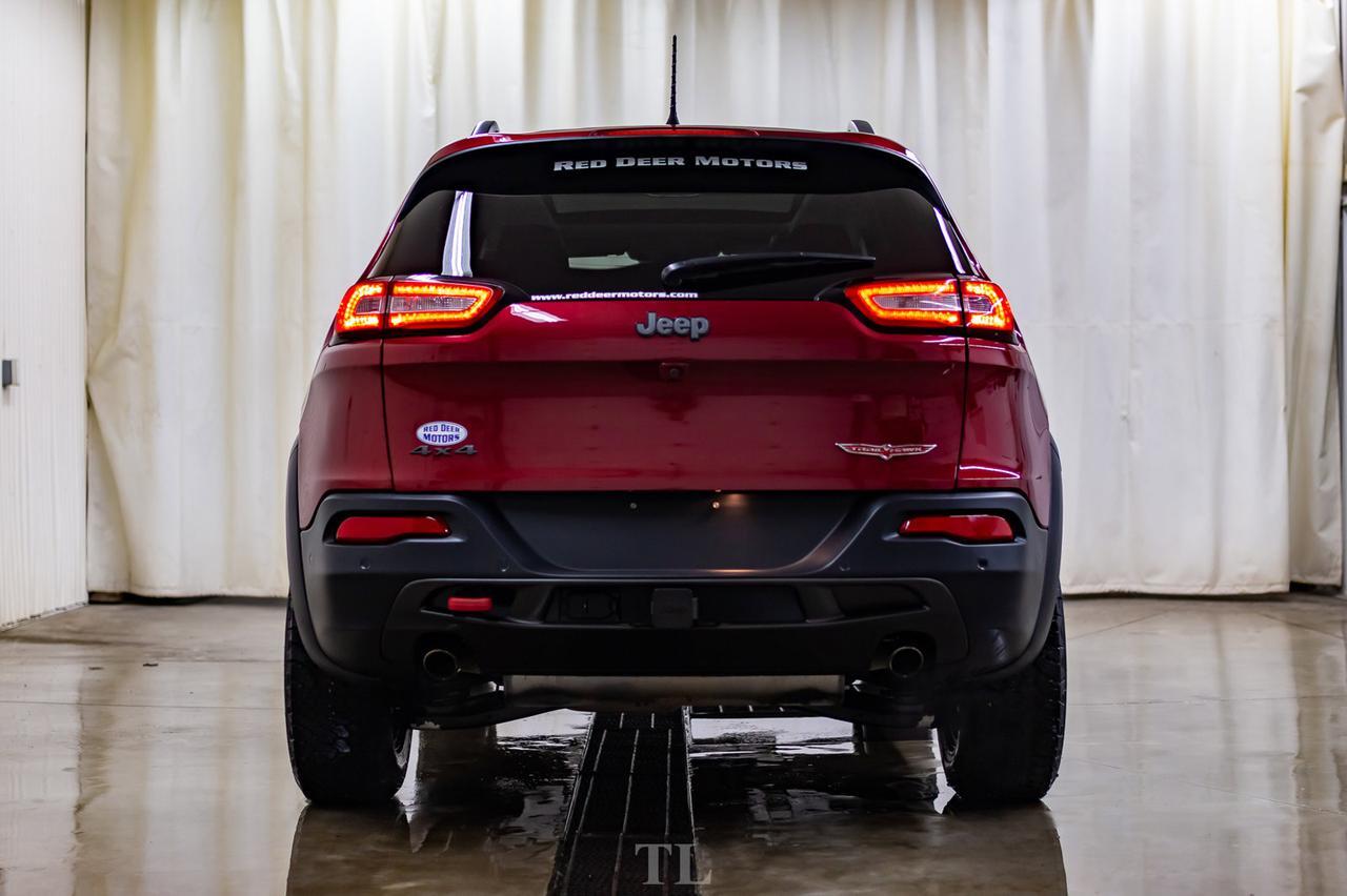 2017 Jeep Cherokee 4x4 Trailhawk Leather Roof Nav BCam Red Deer AB