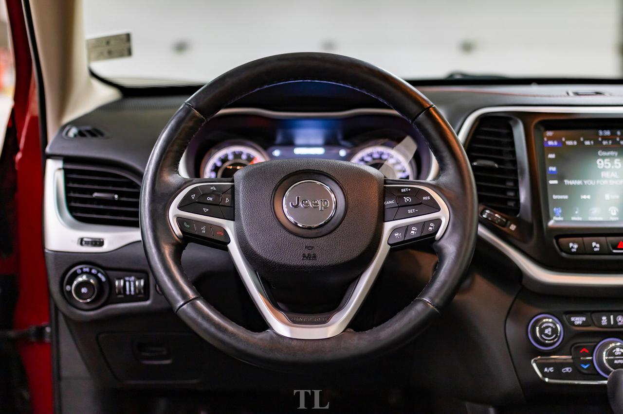 2017 Jeep Cherokee 4x4 Trailhawk Leather Roof Nav BCam Red Deer AB