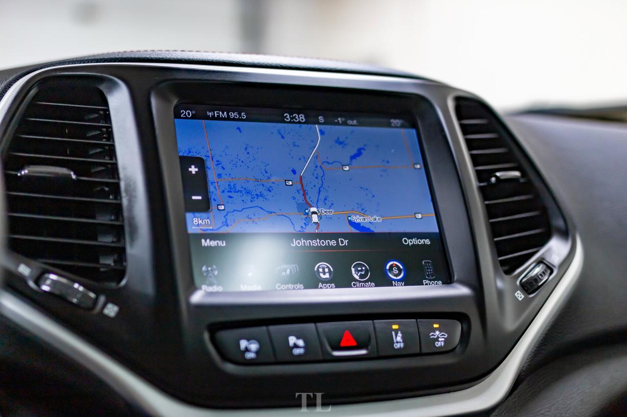 2017 Jeep Cherokee 4x4 Trailhawk Leather Roof Nav BCam Red Deer AB