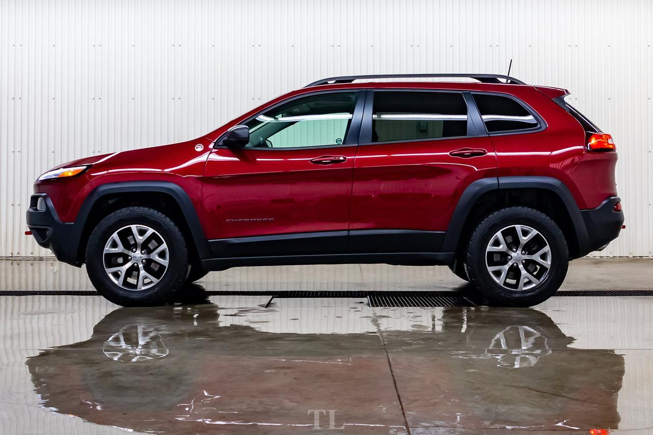 2017 Jeep Cherokee 4x4 Trailhawk Leather Roof Nav BCam Red Deer AB