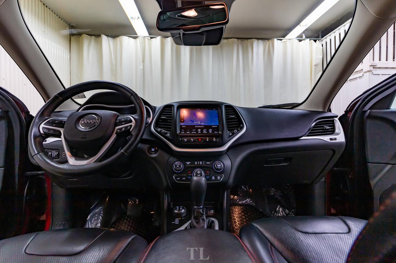 2017 Jeep Cherokee 4x4 Trailhawk Leather Roof Nav BCam Red Deer AB