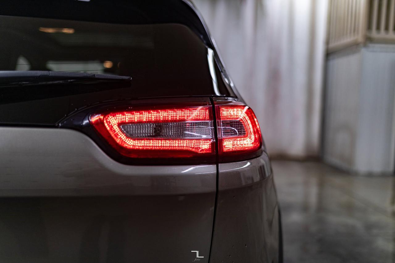 2017 Jeep Cherokee 4x4 Trailhawk Leather Roof Nav BCam Red Deer AB