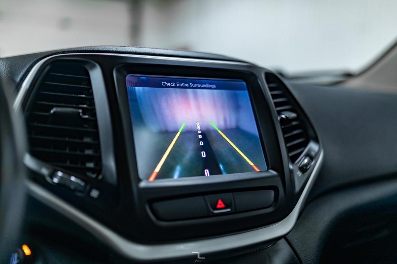 2017 Jeep Cherokee 4x4 Trailhawk Leather Roof Nav BCam Red Deer AB