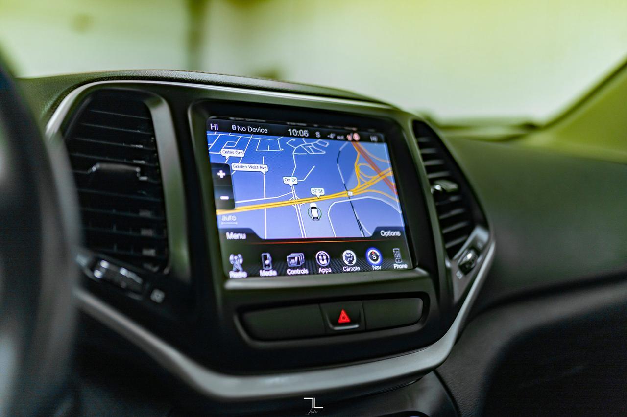 2017 Jeep Cherokee 4x4 Trailhawk Leather Roof Nav BCam Red Deer AB