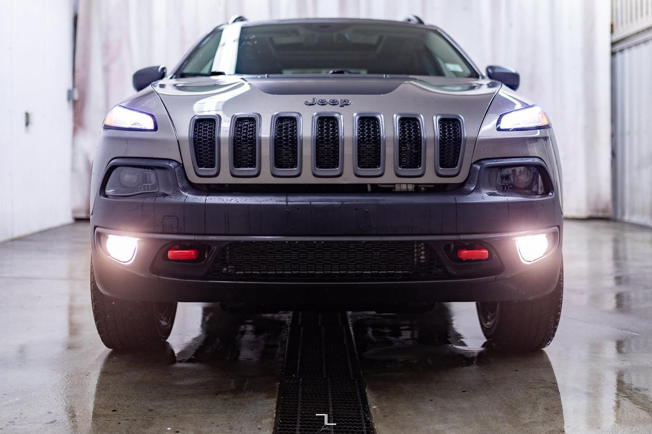 2017 Jeep Cherokee 4x4 Trailhawk Leather Roof Nav BCam Red Deer AB