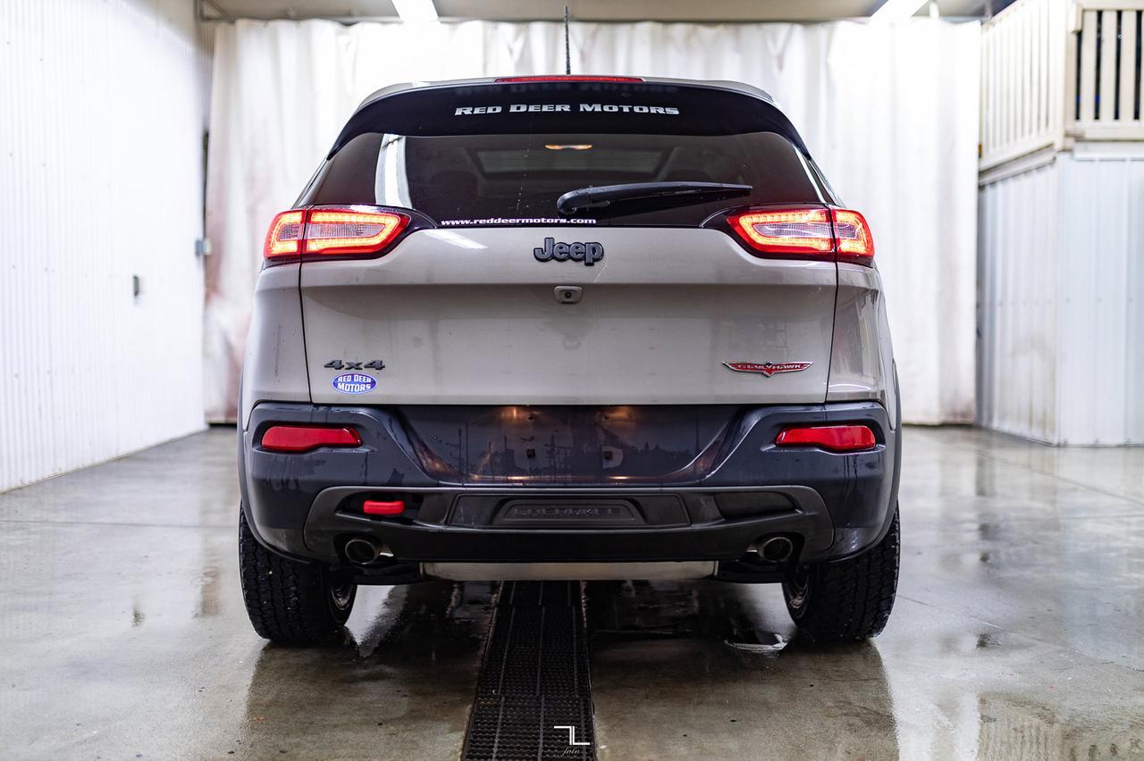 2017 Jeep Cherokee 4x4 Trailhawk Leather Roof Nav BCam Red Deer AB