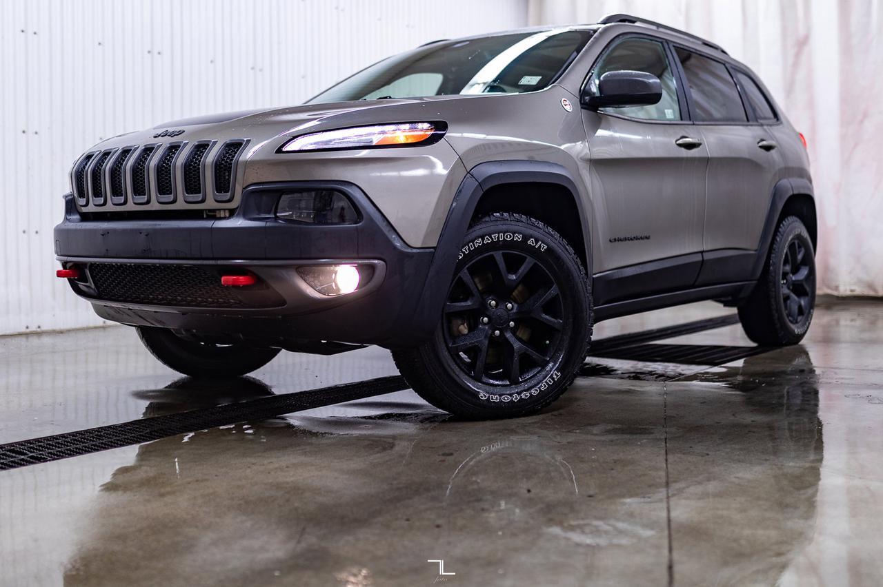 2017 Jeep Cherokee 4x4 Trailhawk Leather Roof Nav BCam Red Deer AB