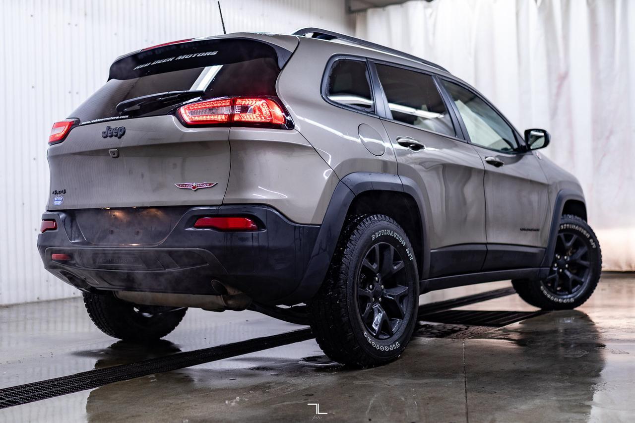 2017 Jeep Cherokee 4x4 Trailhawk Leather Roof Nav BCam Red Deer AB