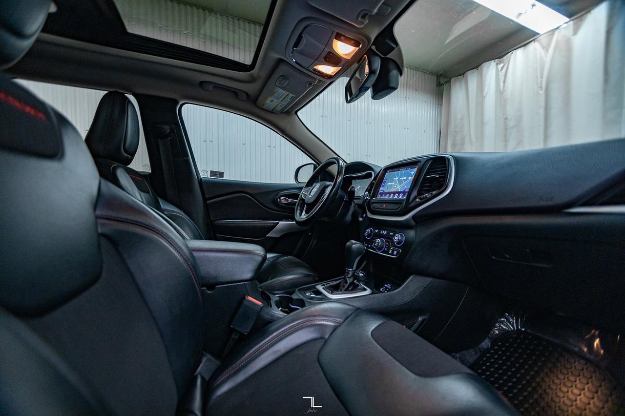 2017 Jeep Cherokee 4x4 Trailhawk Leather Roof Nav BCam Red Deer AB