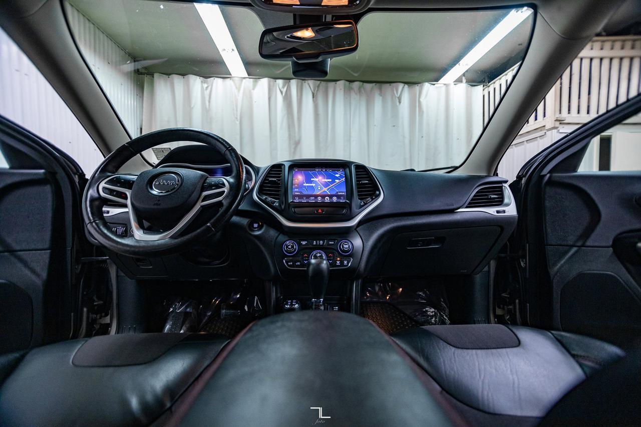 2017 Jeep Cherokee 4x4 Trailhawk Leather Roof Nav BCam Red Deer AB