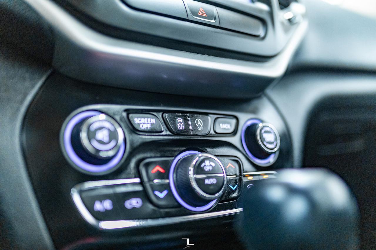 2017 Jeep Cherokee 4x4 Trailhawk Leather Roof Nav BCam Red Deer AB