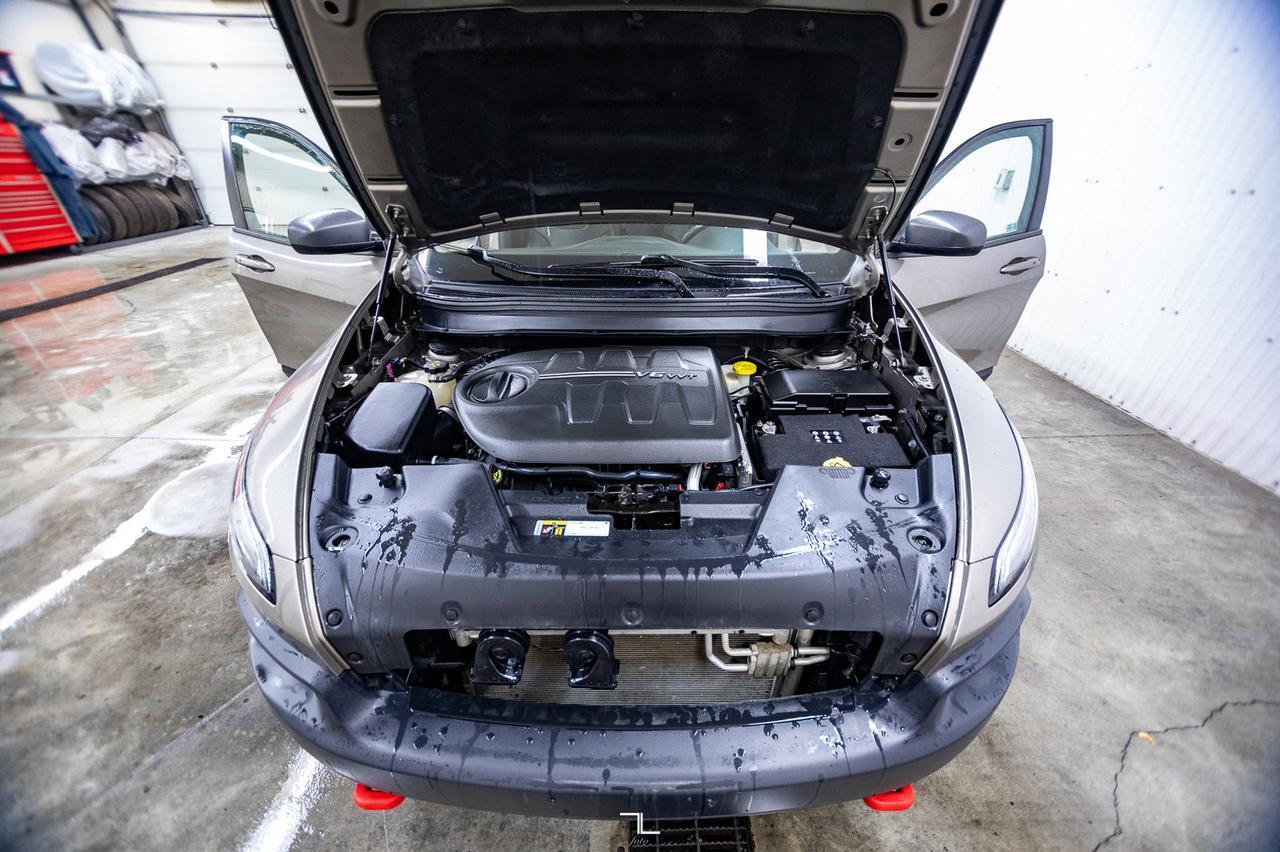 2017 Jeep Cherokee 4x4 Trailhawk Leather Roof Nav BCam Red Deer AB