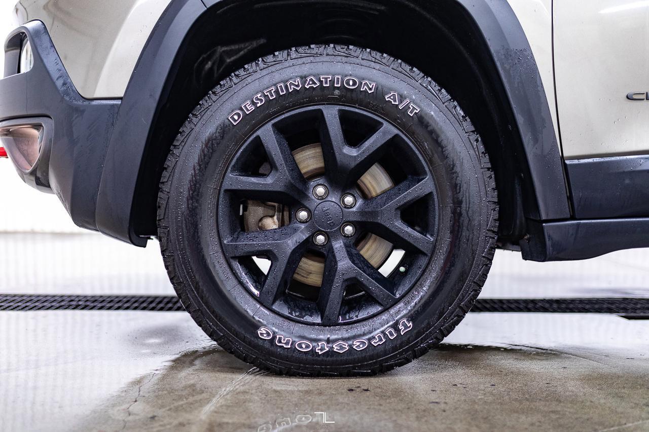 2017 Jeep Cherokee 4x4 Trailhawk Leather Roof Nav BCam Red Deer AB