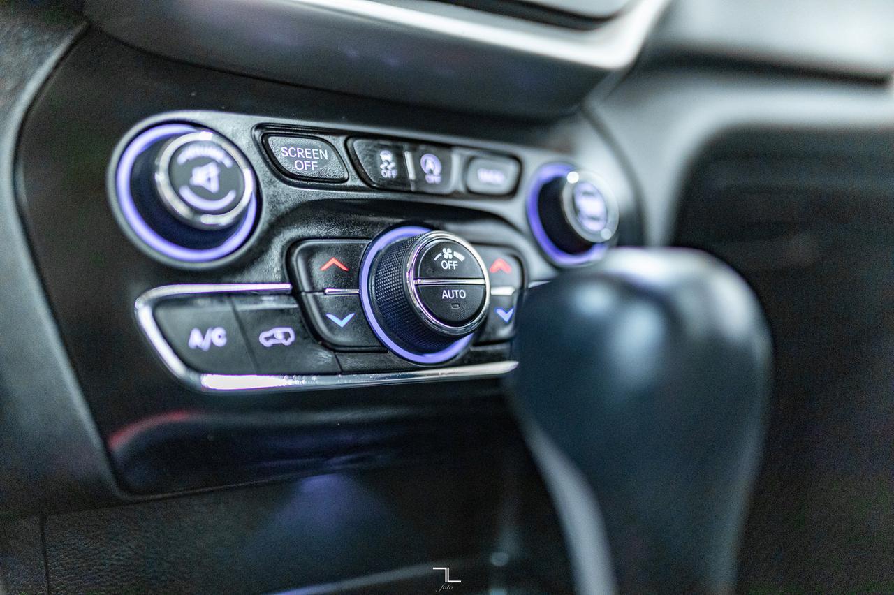 2017 Jeep Cherokee 4x4 Trailhawk Leather Roof Nav BCam Red Deer AB