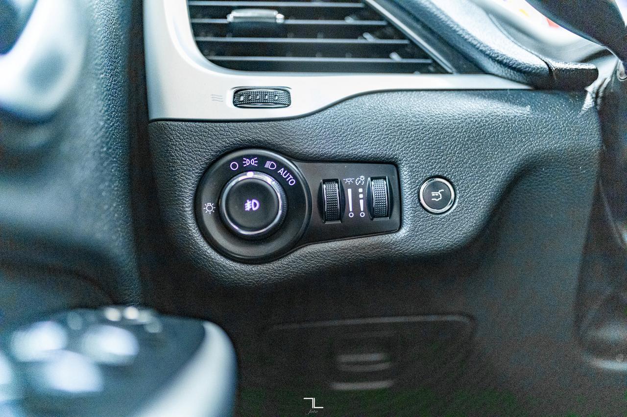 2017 Jeep Cherokee 4x4 Trailhawk Leather Roof Nav BCam Red Deer AB