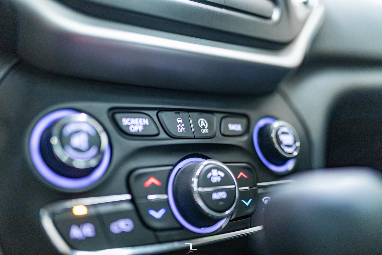 2017 Jeep Cherokee 4x4 Trailhawk Leather Roof Nav Red Deer AB