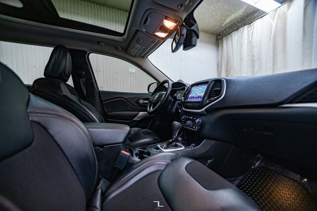 2017 Jeep Cherokee 4x4 Trailhawk Leather Roof Nav Red Deer AB