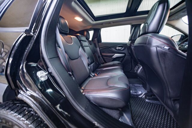 2017 Jeep Cherokee 4x4 Trailhawk Leather Roof Nav Red Deer AB