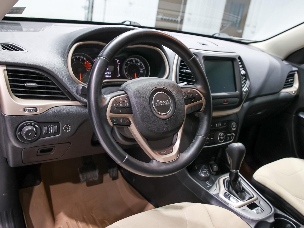 2017 Jeep Cherokee 80th Anniversary Edition photo 4