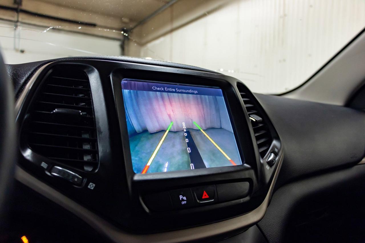 2017 Jeep Cherokee AWD North BCam Red Deer AB