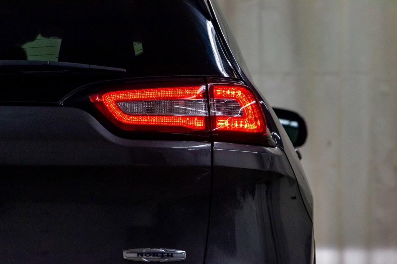 2017 Jeep Cherokee AWD North BCam Red Deer AB