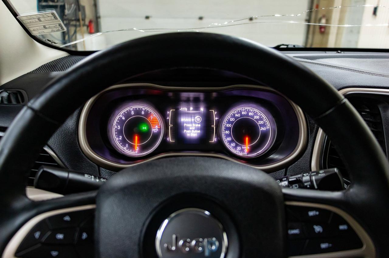 2017 Jeep Cherokee AWD North BCam Red Deer AB