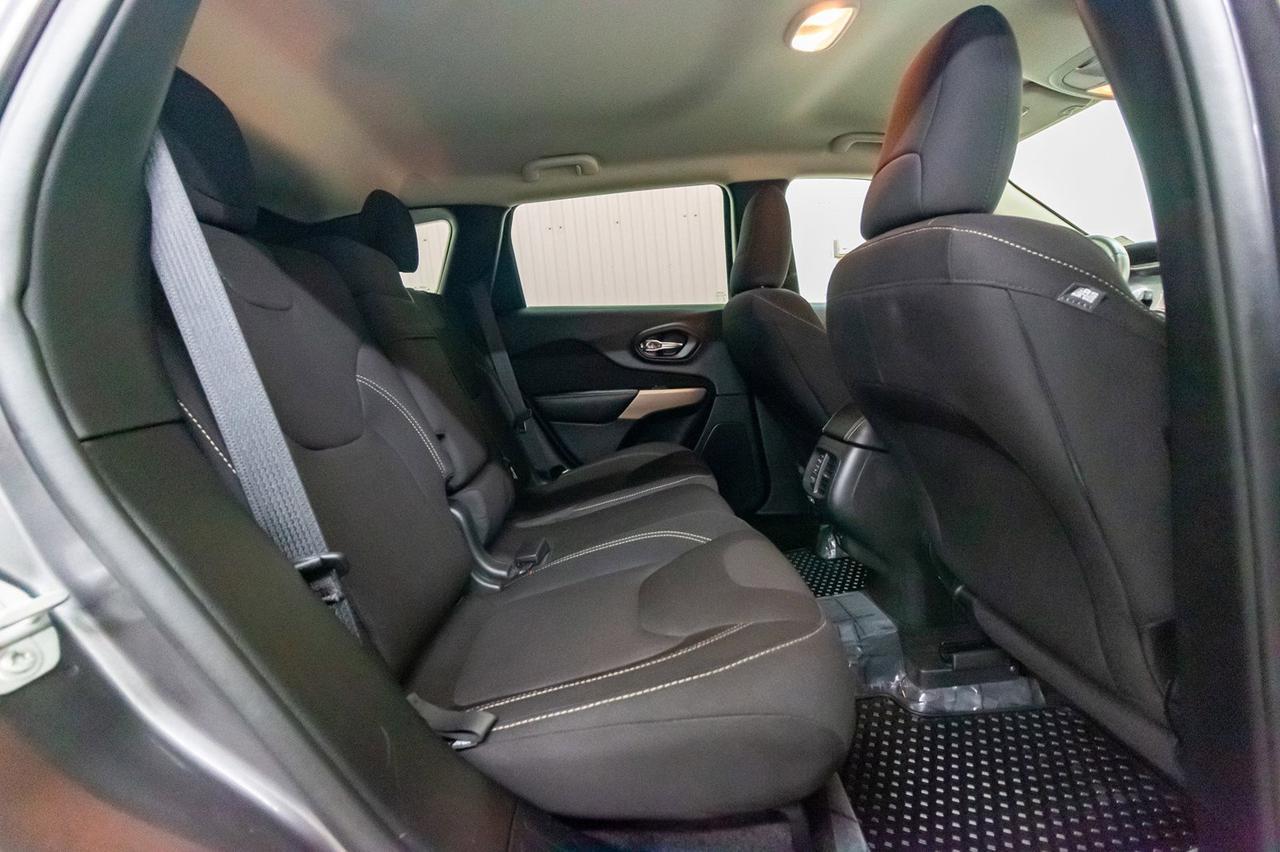 2017 Jeep Cherokee AWD North BCam Red Deer AB