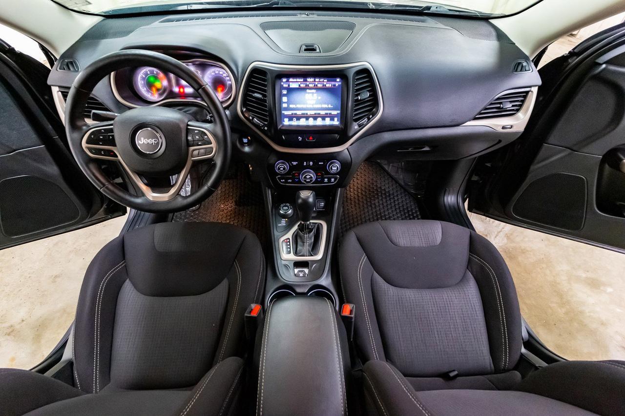 2017 Jeep Cherokee AWD North BCam Red Deer AB