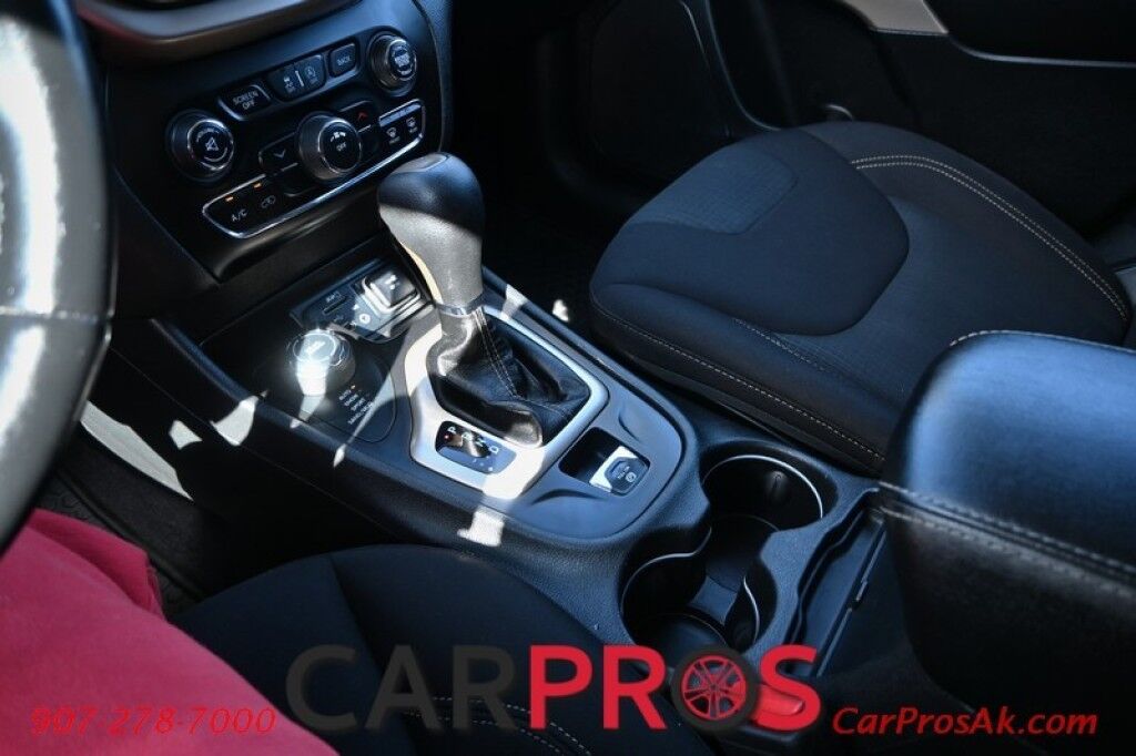 2017 Jeep Cherokee Latitude - 3.2L V6 - Automatic - 4X4 - Heated Front Seats - Heated Steering Wheel - Block Heater - Remote Start - Power Windows & Door Locks - Tow Package Anchorage AK