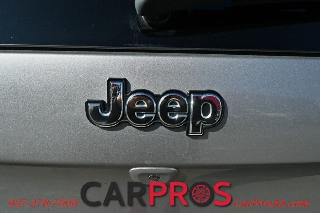 2017 Jeep Cherokee Latitude - 3.2L V6 - Automatic - 4X4 - Heated Front Seats - Heated Steering Wheel - Block Heater - Remote Start - Power Windows & Door Locks - Tow Package Anchorage AK