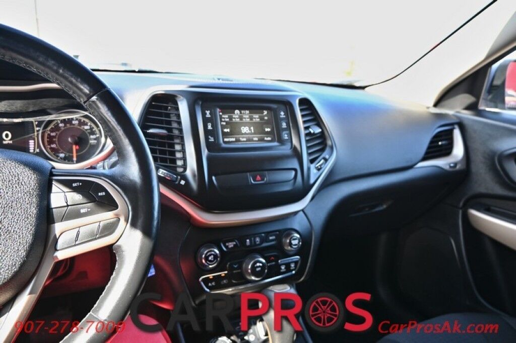 2017 Jeep Cherokee Latitude - 3.2L V6 - Automatic - 4X4 - Heated Front Seats - Heated Steering Wheel - Block Heater - Remote Start - Power Windows & Door Locks - Tow Package Anchorage AK