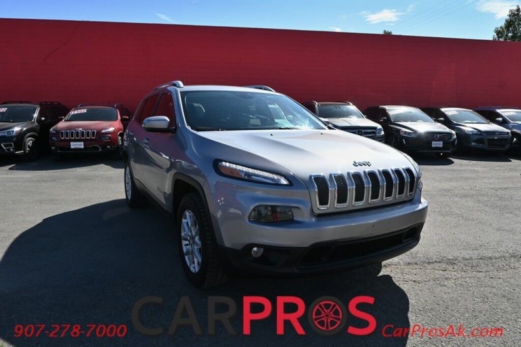 2017 Jeep Cherokee Latitude - 3.2L V6 - Automatic - 4X4 - Heated Front Seats - Heated Steering Wheel - Block Heater - Remote Start - Power Windows & Door Locks - Tow Package Anchorage AK