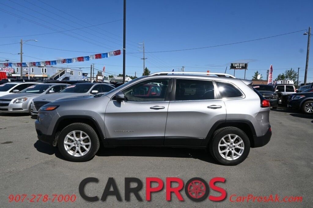 2017 Jeep Cherokee Latitude - 3.2L V6 - Automatic - 4X4 - Heated Front Seats - Heated Steering Wheel - Block Heater - Remote Start - Power Windows & Door Locks - Tow Package Anchorage AK