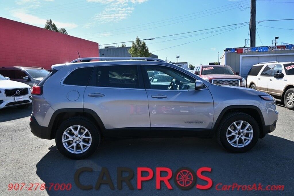 2017 Jeep Cherokee Latitude - 3.2L V6 - Automatic - 4X4 - Heated Front Seats - Heated Steering Wheel - Block Heater - Remote Start - Power Windows & Door Locks - Tow Package Anchorage AK