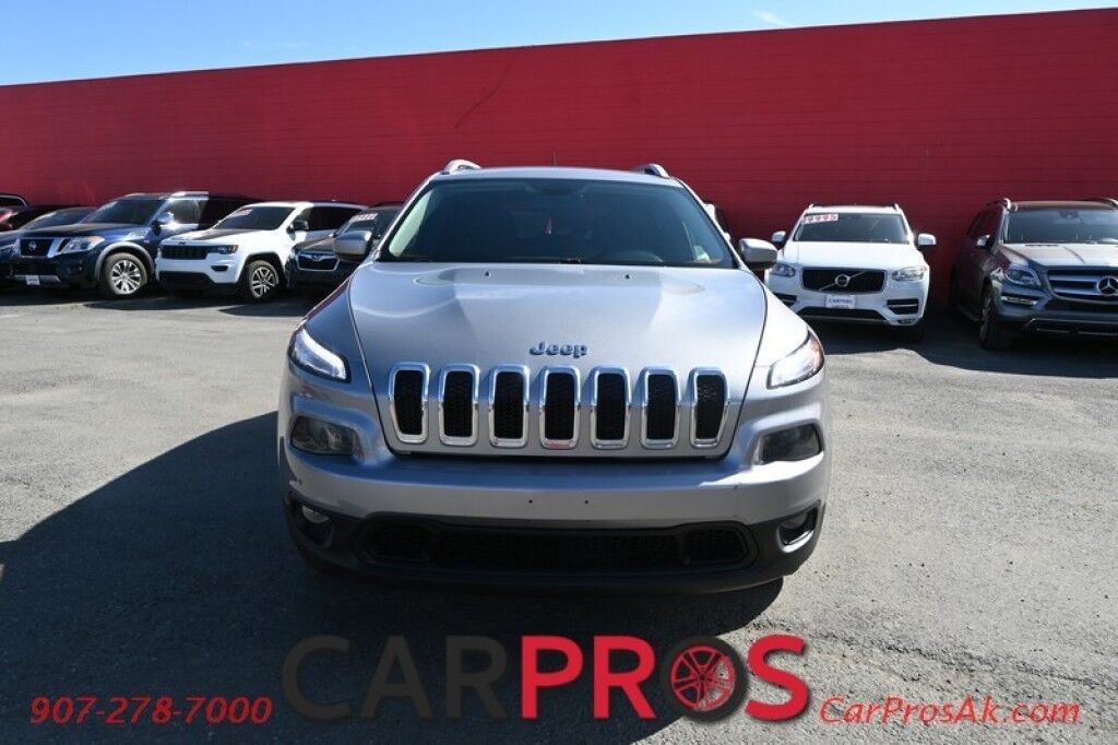 2017 Jeep Cherokee Latitude - 3.2L V6 - Automatic - 4X4 - Heated Front Seats - Heated Steering Wheel - Block Heater - Remote Start - Power Windows & Door Locks - Tow Package Anchorage AK