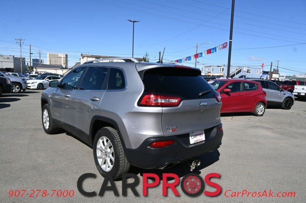 2017 Jeep Cherokee Latitude - 3.2L V6 - Automatic - 4X4 - Heated Front Seats - Heated Steering Wheel - Block Heater - Remote Start - Power Windows & Door Locks - Tow Package Anchorage AK