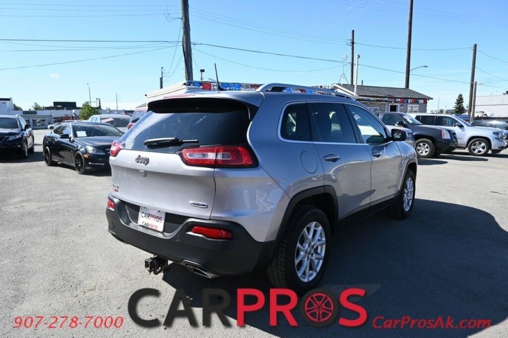 2017 Jeep Cherokee Latitude - 3.2L V6 - Automatic - 4X4 - Heated Front Seats - Heated Steering Wheel - Block Heater - Remote Start - Power Windows & Door Locks - Tow Package Anchorage AK