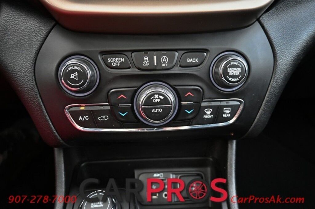 2017 Jeep Cherokee Latitude - 4X4 - 3.2L V6 - Auto Start - Power Driver's Seat - Panoramic Sunroof - Power Locks, Windows & Mirrors - Bluetooth - Power Liftgate - Fog Lights - Keyless Entry & Start - Aluminum Wheels - 29 MPG Anchorage AK