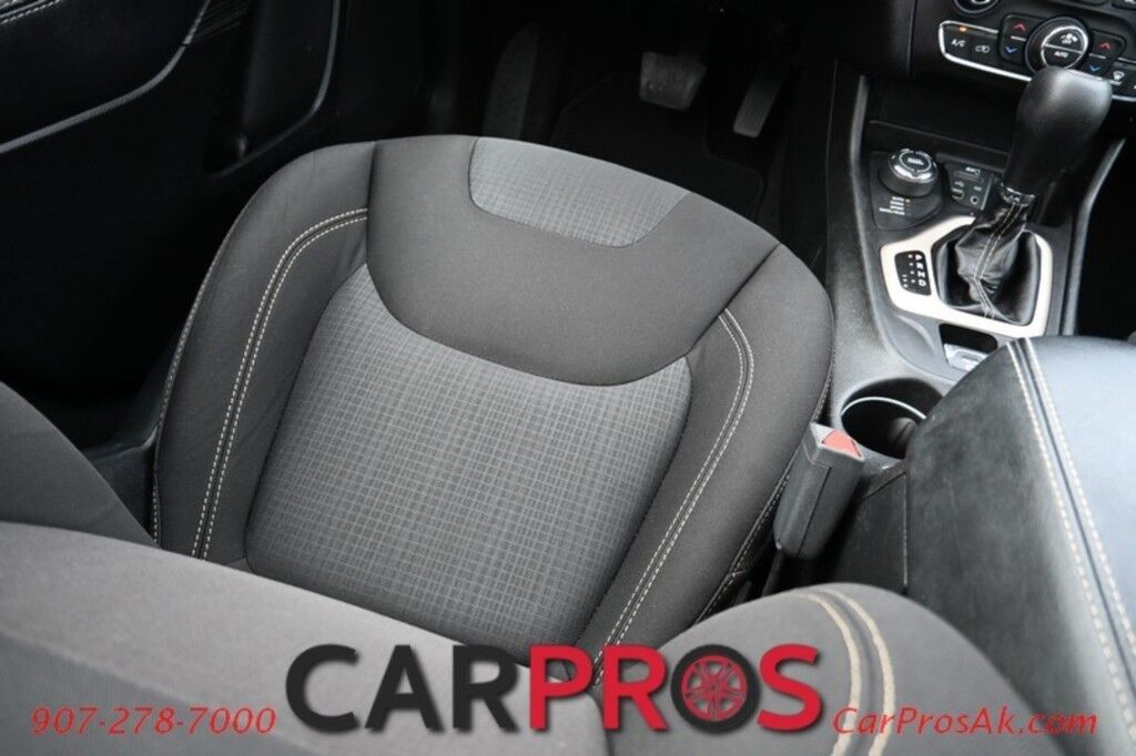 2017 Jeep Cherokee Latitude - 4X4 - 3.2L V6 - Auto Start - Power Driver's Seat - Panoramic Sunroof - Power Locks, Windows & Mirrors - Bluetooth - Power Liftgate - Fog Lights - Keyless Entry & Start - Aluminum Wheels - 29 MPG Anchorage AK