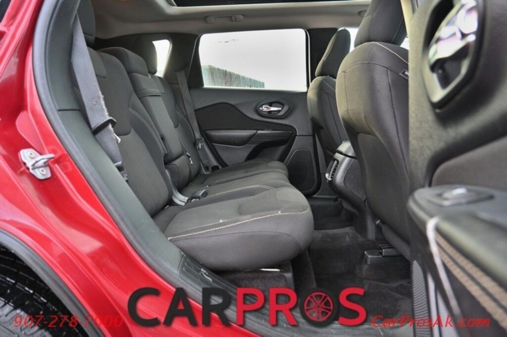 2017 Jeep Cherokee Latitude - 4X4 - 3.2L V6 - Auto Start - Power Driver's Seat - Panoramic Sunroof - Power Locks, Windows & Mirrors - Bluetooth - Power Liftgate - Fog Lights - Keyless Entry & Start - Aluminum Wheels - 29 MPG Anchorage AK
