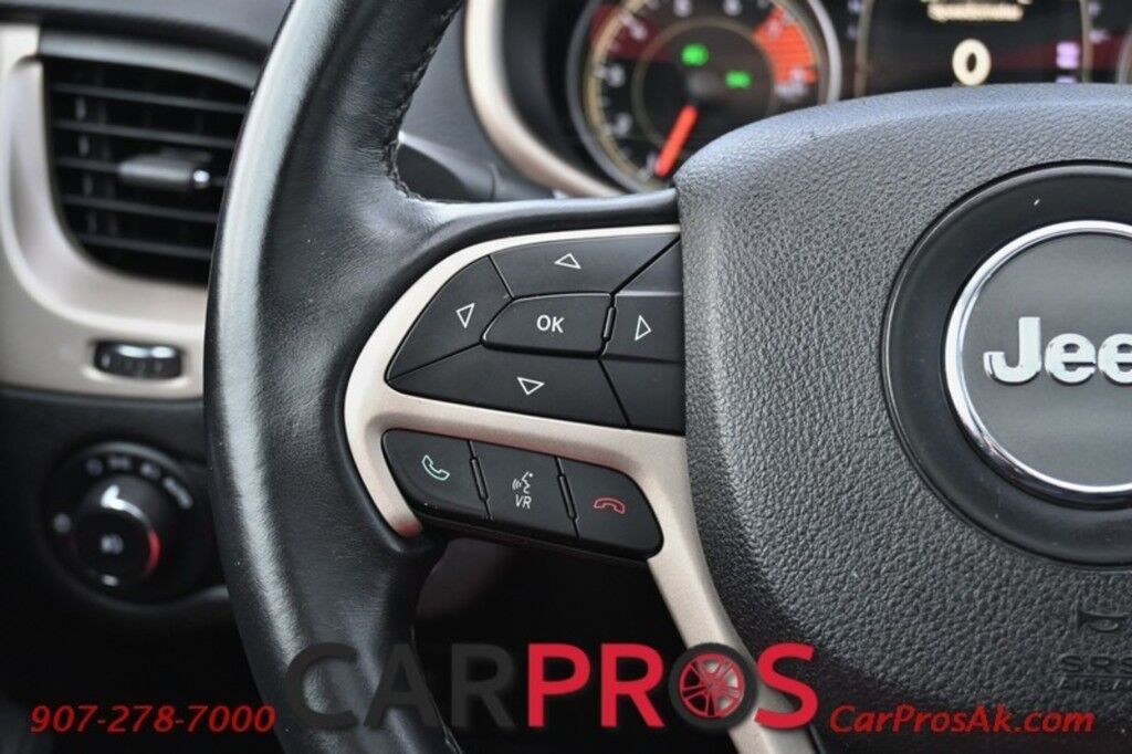 2017 Jeep Cherokee Latitude - 4X4 - 3.2L V6 - Auto Start - Power Driver's Seat - Panoramic Sunroof - Power Locks, Windows & Mirrors - Bluetooth - Power Liftgate - Fog Lights - Keyless Entry & Start - Aluminum Wheels - 29 MPG Anchorage AK