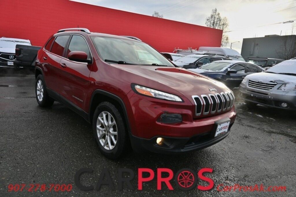 2017 Jeep Cherokee Latitude - 4X4 - 3.2L V6 - Auto Start - Power Driver's Seat - Panoramic Sunroof - Power Locks, Windows & Mirrors - Bluetooth - Power Liftgate - Fog Lights - Keyless Entry & Start - Aluminum Wheels - 29 MPG Anchorage AK