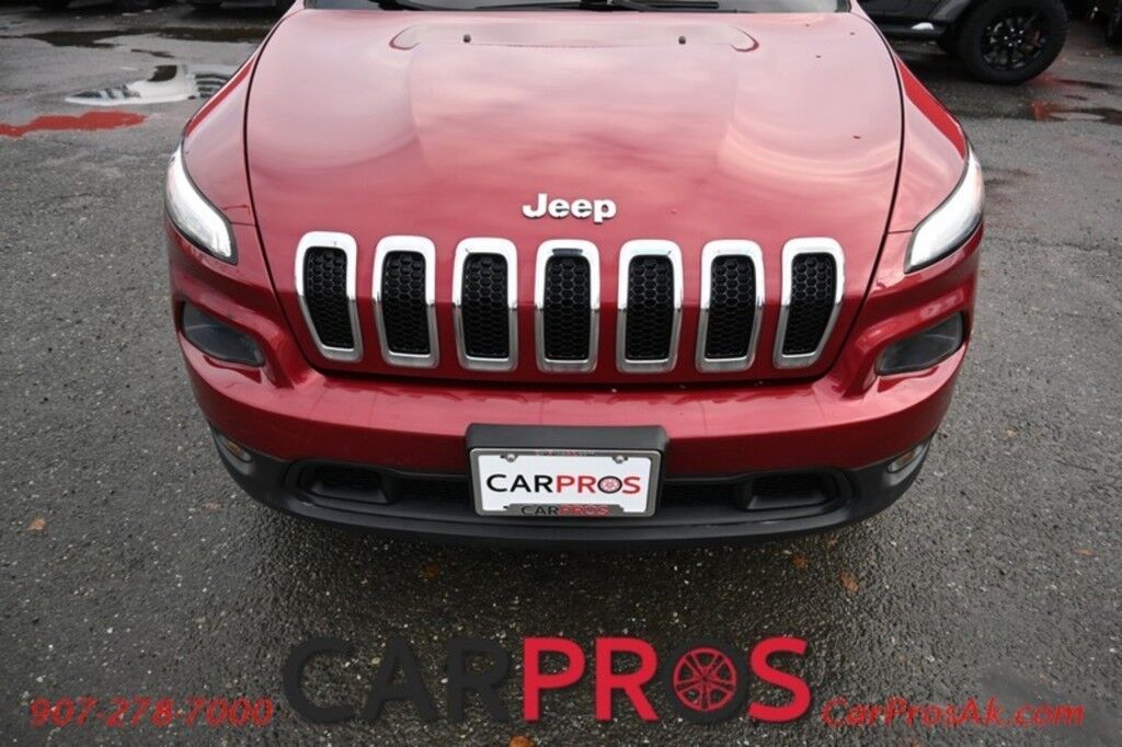2017 Jeep Cherokee Latitude - 4X4 - 3.2L V6 - Auto Start - Power Driver's Seat - Panoramic Sunroof - Power Locks, Windows & Mirrors - Bluetooth - Power Liftgate - Fog Lights - Keyless Entry & Start - Aluminum Wheels - 29 MPG Anchorage AK
