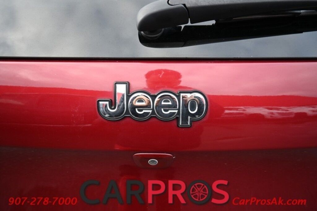2017 Jeep Cherokee Latitude - 4X4 - 3.2L V6 - Auto Start - Power Driver's Seat - Panoramic Sunroof - Power Locks, Windows & Mirrors - Bluetooth - Power Liftgate - Fog Lights - Keyless Entry & Start - Aluminum Wheels - 29 MPG Anchorage AK