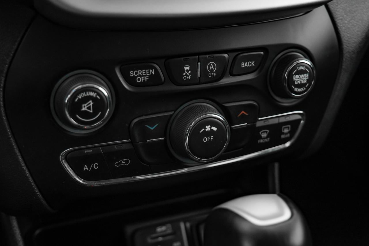 2017 Jeep Cherokee TRAILHAWK 4WD NAVIGATION HEATED SEATS REAR CAMERA BLUETOOTH CRUISE ALLOY WHEELS Carrollton TX