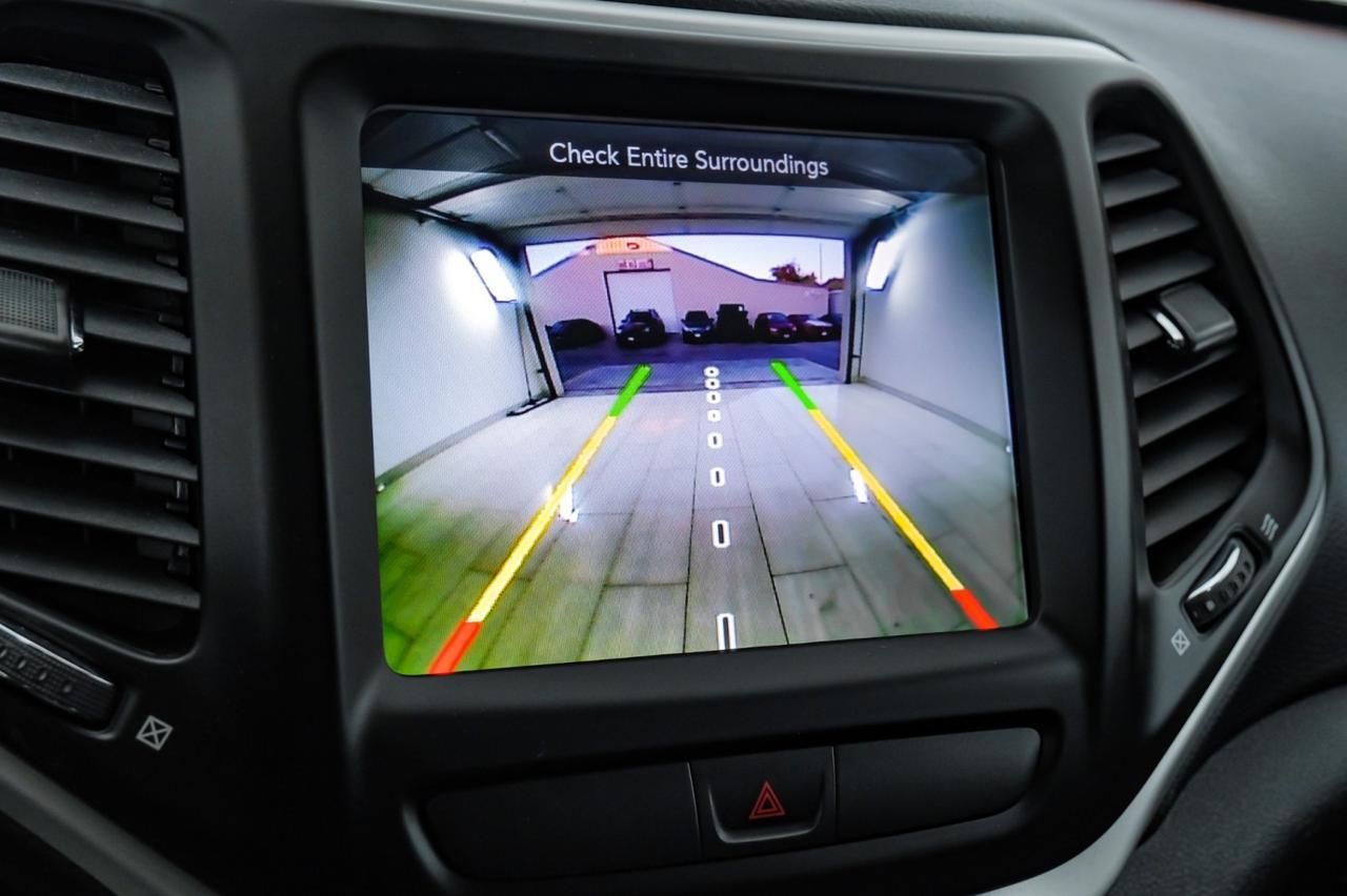 2017 Jeep Cherokee TRAILHAWK 4WD NAVIGATION HEATED SEATS REAR CAMERA BLUETOOTH CRUISE ALLOY WHEELS Carrollton TX