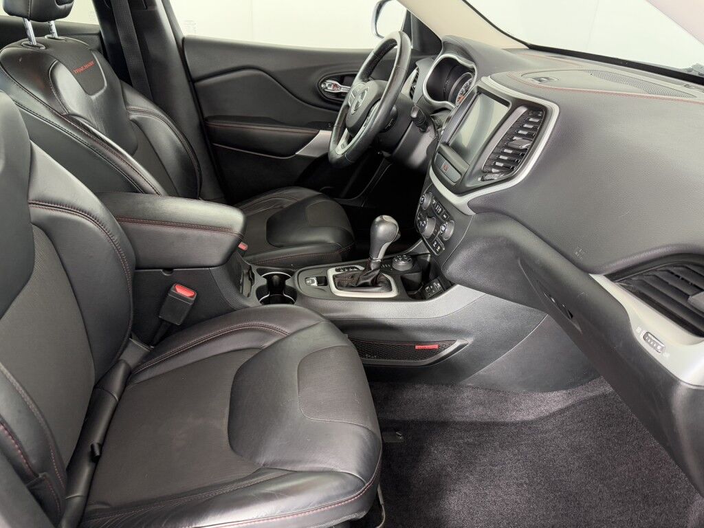 2017 Jeep Cherokee Trailhawk 4x4 V6 w/Cold Weather/Uconnect 8.4 Maumee OH