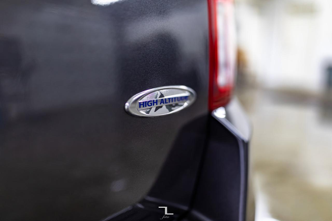 2017 Jeep Compass 4x4 High Altitude Leather Roof Red Deer AB