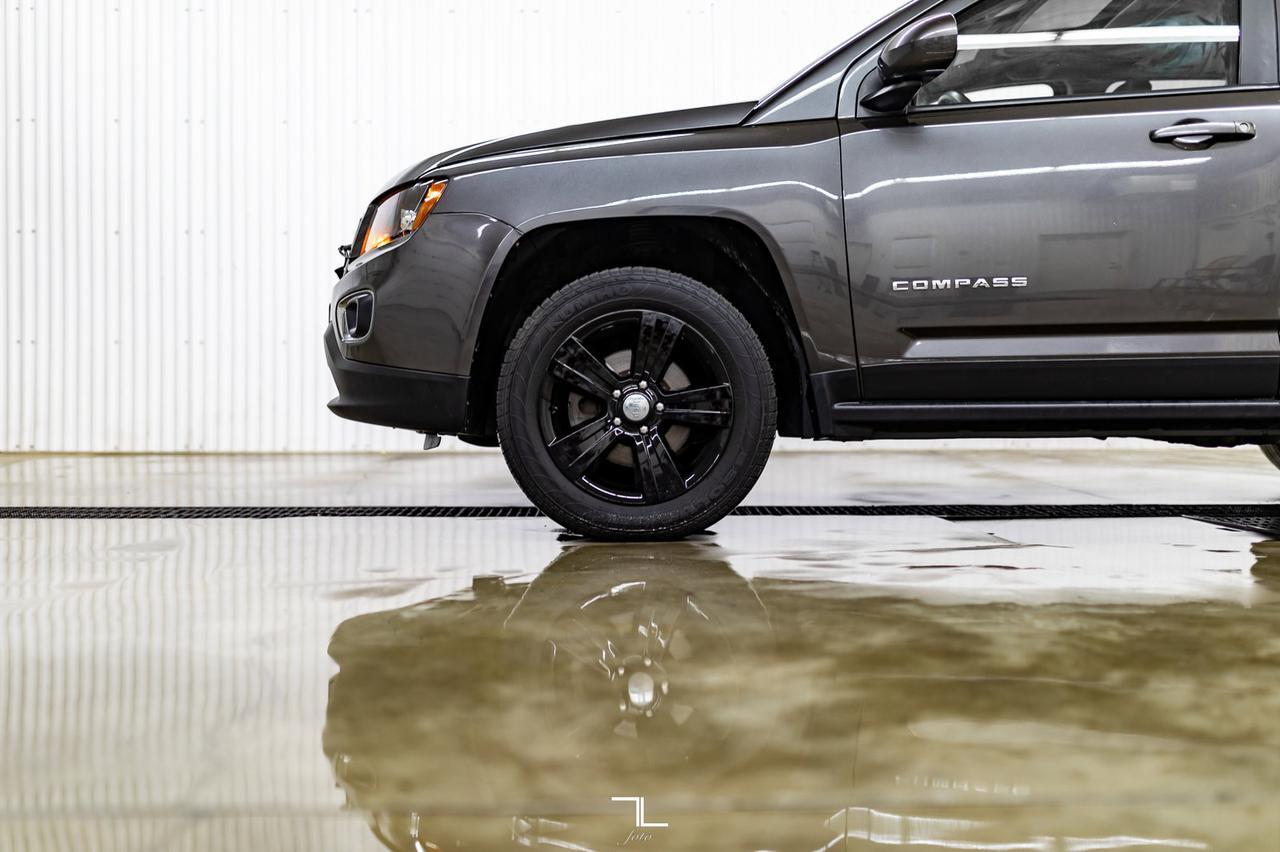 2017 Jeep Compass 4x4 High Altitude Leather Roof Red Deer AB