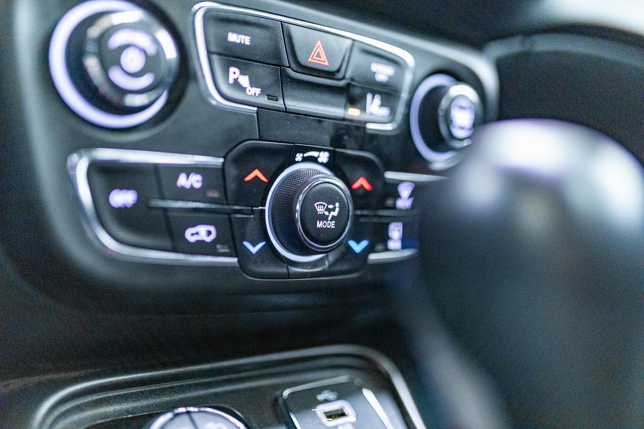 2017 Jeep Compass 4x4 Trailhawk Leather Roof Nav BCam Red Deer AB